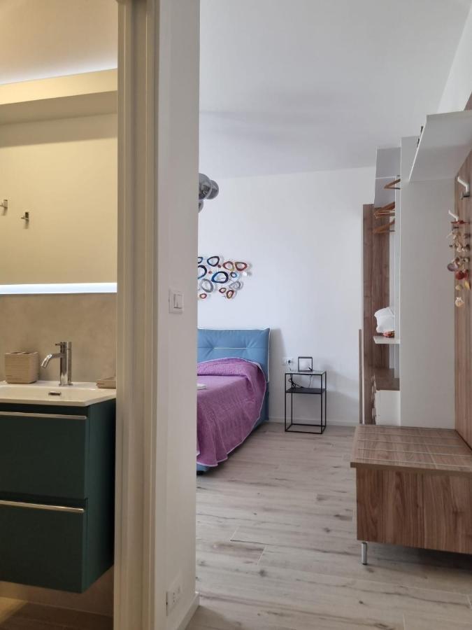 Sea View Apartment With Swimming Pool Lido di Jesolo Kültér fotó